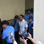 Bajo estrictas medidas de seguridad llegan los hermanos Espaillat a sala de audiencia