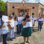 Protestan frente al Palacio Nacional en demanda reapertura de centro para ciegos