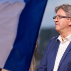 Mélenchon lanza candidatura a la presidencia