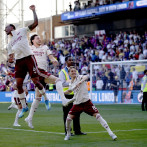 El Arsenal celebra el título de la Liga Premier con un triunfo sobre Crystal Palace