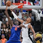Los Knicks todavía no se sienten vencedores y San Antonio tampoco cede nada
