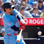 Clement da cuadrangular de tres y Azulejos vencen a Orioles pese a 3 HR de Baltimore