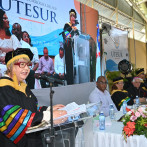 UTESUR gradúa 462 nuevos profesionales y anuncia cancha multiuso en Azua