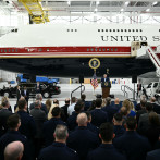 Trump presenta el nuevo avión presidencial Air Force One donado por Catar