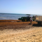 Sargazo desmotiva a turistas en las playas de la región Este