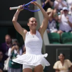 La ucraniana Marta Kostyuk avanza a los cuartos de final de Wimbledon en una visita de Roger Federer