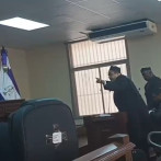 Corte decidirá en agosto si revoca permiso laboral a exembajador condenado por violación de hijastra