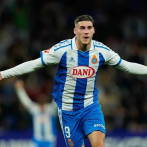 El Espanyol golea al Levante por 3-0 y Racing desperdicia ventaja