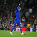 Rogers anota en su debut con el Chelsea que vence al Fulham en la Liga Premier