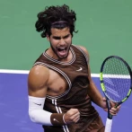Alcaraz reacciona tras ceder el primer set y pasa a tercera ronda del US Open
