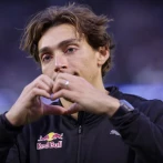 Karalis conquista su primer 'diamante' tras la lesión de Duplantis
