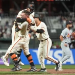 Whitcomb decide en la 11ma. y los Gigantes superan a los Cardenales