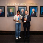 Marileidy Paulino recibe reconocimiento del Banco Popular tras histórica temporada