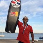 Deury Corniel conquista medalla de plata en una competencia internacional de kitesurf
