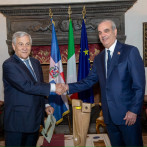 Abinader llama a empresarios italianos a invertir en RD