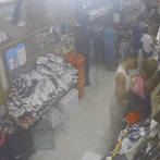“Ladrona, sinvergüenza...”, comerciante china expone robo en su tienda