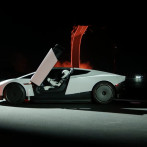 Elon Musk presenta el auto 