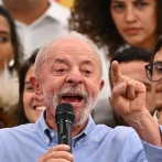 Lula gana terreno frente a Flávio Bolsonaro a una semana de las presidenciales en Brasil