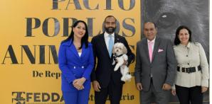 Embajadores, empresarios, alcaldes y regidores firman Pacto por los Animales