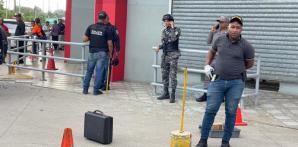 Aplazan coerción contra tres de los imputados en asalto a mano armada en banco de Santiago