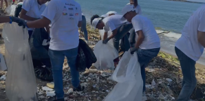 LISTÍN DIARIO realiza jornada de limpieza en playa de Montesino