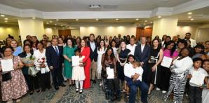 VIDEO: Supérate graduó 55 padres y madres en cuidado y apoyo a personas con discapacidad