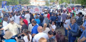 VIDEO: Ante discusión de reforma laboral, sindicatos de Santiago se movilizan en defensa de la cesantía