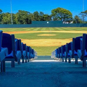 Una parte de las gradería y del terreno del remozado estadio de béisbol José Briceño, de la ciudad Puerto Plata.