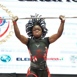 Alicia Feliz Vásquez durante su competencia en los 91 kilos.