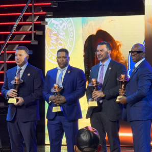 En la grafica, Bartolo Colón, Miguel Tejada, Adrian González y Julio Franco, quienes fueron exaltados al Salón de la Fama del Béisbol Latino.