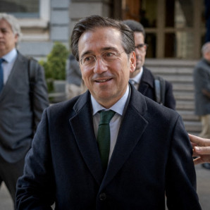 José Manuel Albares, ministro de Asuntos Exteriores de España, llega para dirigirse al Congreso de los Diputados en Madrid, España, el 25 de marzo de 2026.