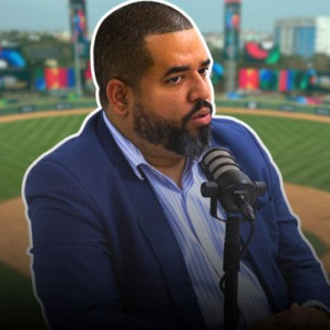 El nativo de Azua se distingue en sus labores de comentarista político, de béisbol y otros deportes. <br /><br />https://listindiario.com/el-deporte/20260428/politica-pelota-gran-fusion-jose-luis-mendoza_903688.html