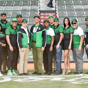 Integrantes de la cadena de transmisión de las Estrellas Orientales. En el centro, lidera el director de Prensa Osvaldo Rodríguez Suncar.