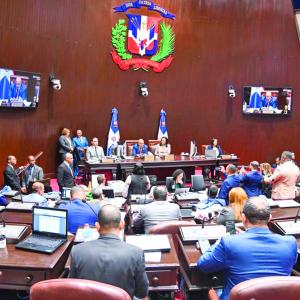 En medio de este panorama, se reuerda que el pasado 17 de marzo el presidente de la Cámara de Diputados, Alfredo Pacheco, anunció que se realizaría,  junto al Senado, un acuerdo con el Poder Ejecutivo para desarrollar “una ola de aprobaciones”.