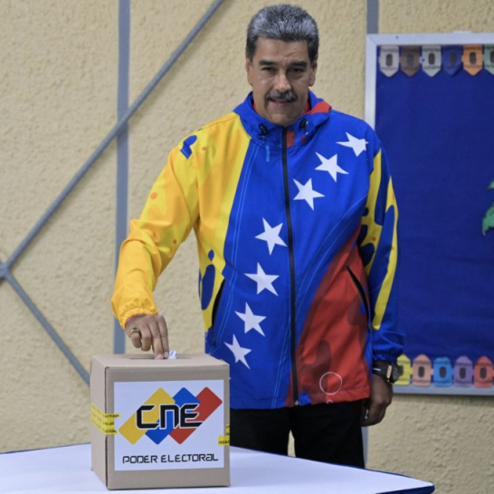 Nicolás Maduro vota en las elecciones venezolanas