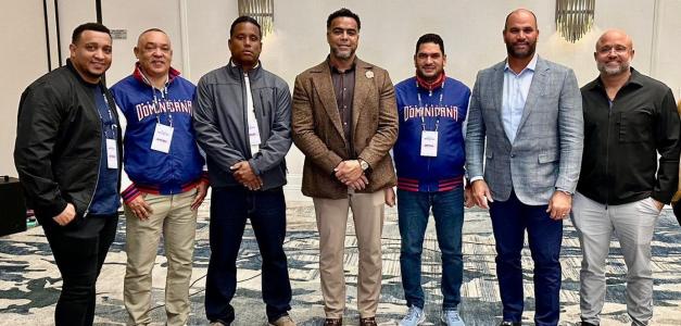 De izquierda a derecha: Alex Núñez, Juan Núñez, Amaurys Nina, Nelson Cruz, Miguel Medina, Albert Pujols y Plácido Polanco.