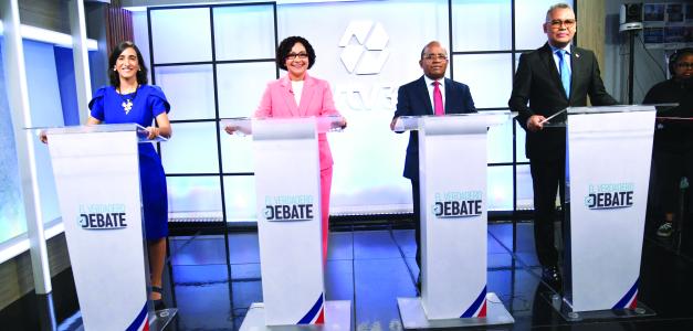 Los cuatro candidatos alternativos participaron ayer en un debate.