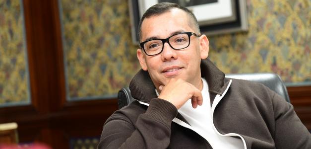 Lenin Torres, escritor y experto en salud emocional.