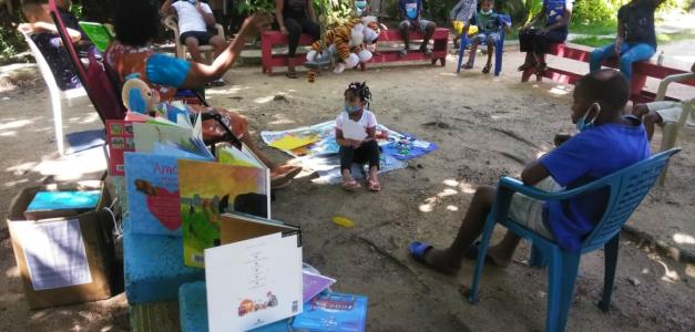 ‘La Biblioteca del Patio de Evelin’