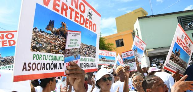 Comunitarios del sector La Cuaba han realizado protestas en contra de un relleno sanitario que se quieren construir en la comunidad.