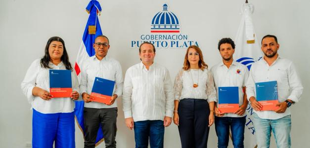 El ministro de la Presidencia, José Ignacio Paliza, entregó este viernes un primer aporte para la puesta en valor del Museo Judío de Sosúa, como parte del compromiso del Gobierno con la preservación de la memoria histórica.