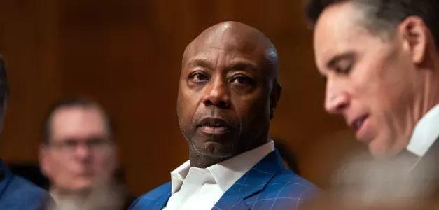 El senador republicano de Carolina del Sur, Tim Scott, en una audiencia del comité del Senado sobre Salud Educación, Trabajo y Pensiones, en el Capitolio, Washington, el 9 de octubre de 2025.