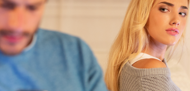 El uso del teléfono móvil es uno de los cambios más notorios en la infidelidad.