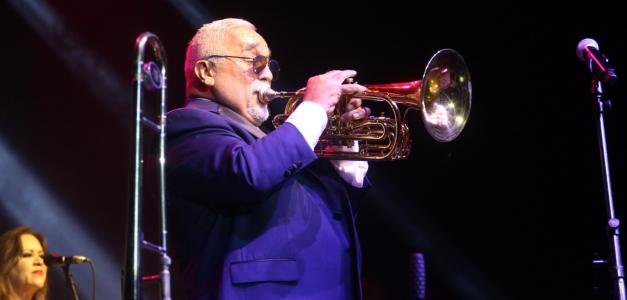 Willie Colón, una de las figuras más trascendentales en la historia del género de la salsa.