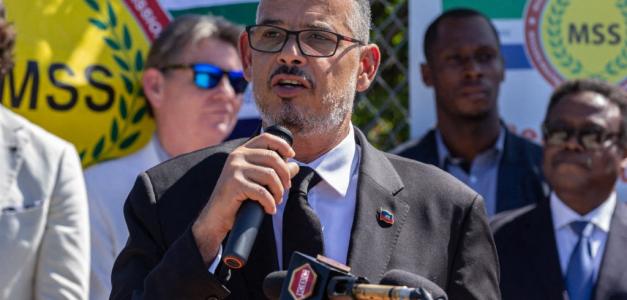 Precisó que se deberán reforzar las capacidades operativas de la Policía Nacional de Haití, las Fuerzas Armadas de Haití y la Fuerza de Represión de Pandillas para recuperar el control total