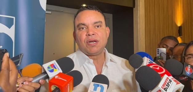 Director ejecutivo del Servicio Nacional de Salud (SNS), Julio Landrón
