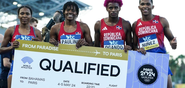 Los cuatro integrantes de la cuarteta mixta 4x400 dominicana que clasificó a los Juegos Olímpicos.