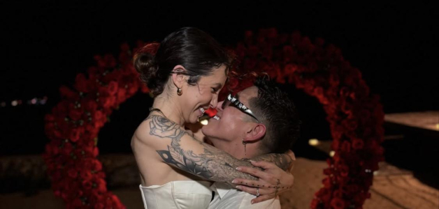 Lenny Tavárez le propuso matrimonio a su novia y madre de sus dos hijos.