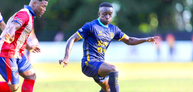 Luis Espinal en el duelo ante Delfines del Este en la jornada de la fase de la LDF.