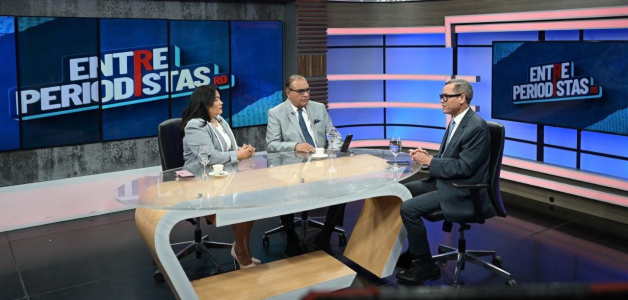 El ministro de Trabajo, Eddy Olivares, fue entrevistado en el programa “Entre periodistas”.